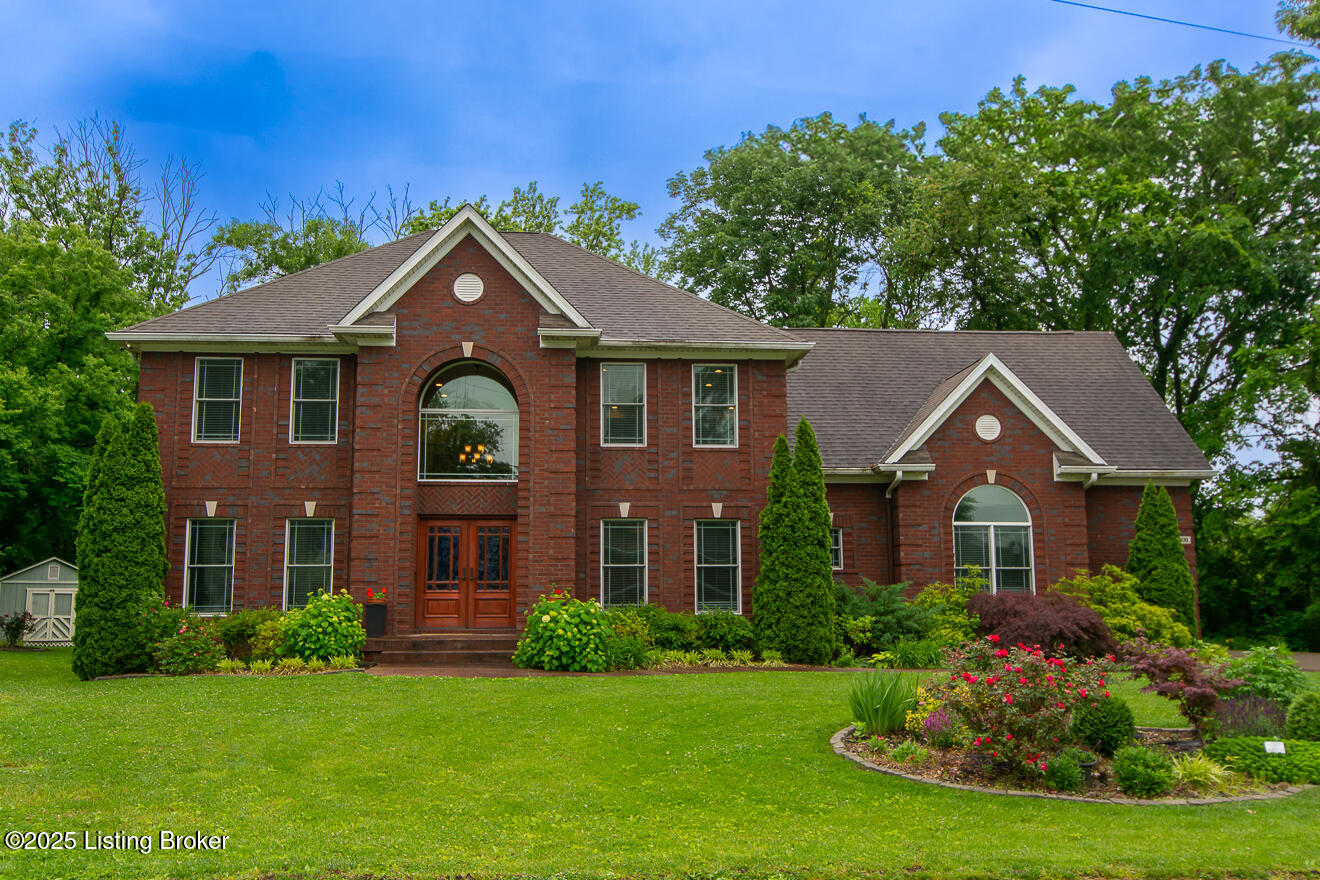 9200 Axminster Dr, Louisville, Kentucky image 1