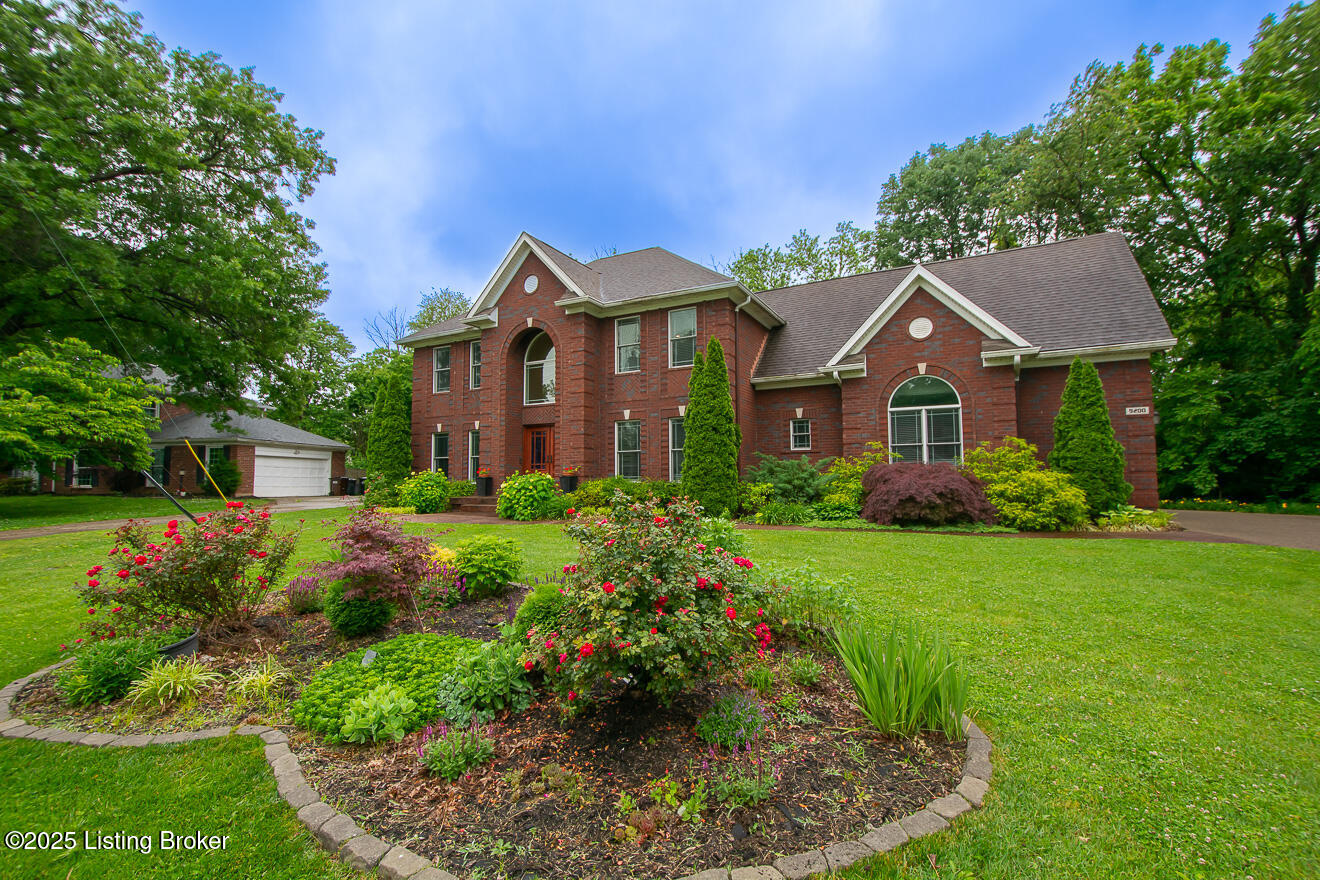 9200 Axminster Dr, Louisville, Kentucky image 2