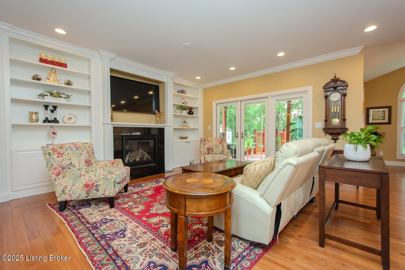 9200 Axminster Dr, Louisville, Kentucky image 20