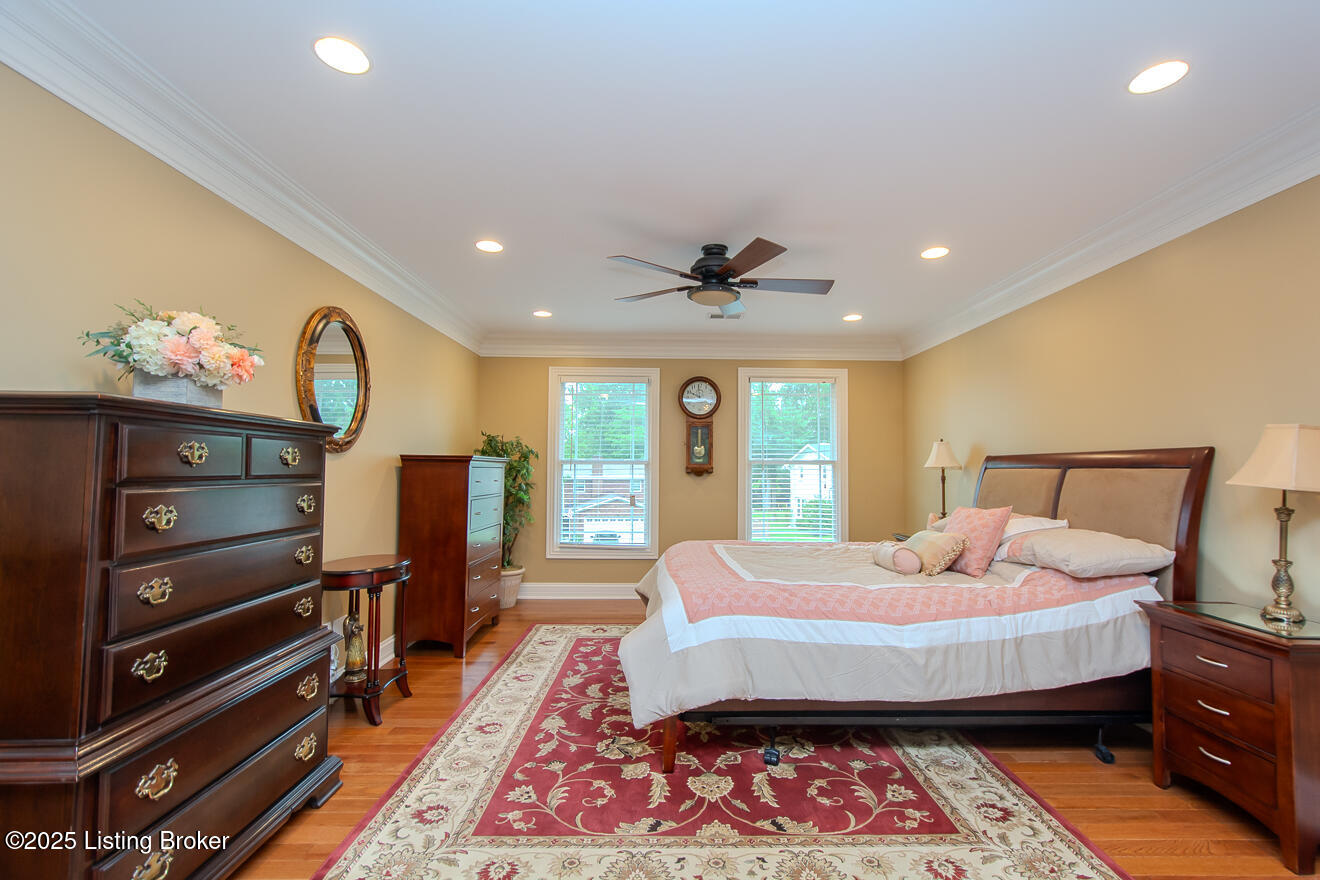 9200 Axminster Dr, Louisville, Kentucky image 38