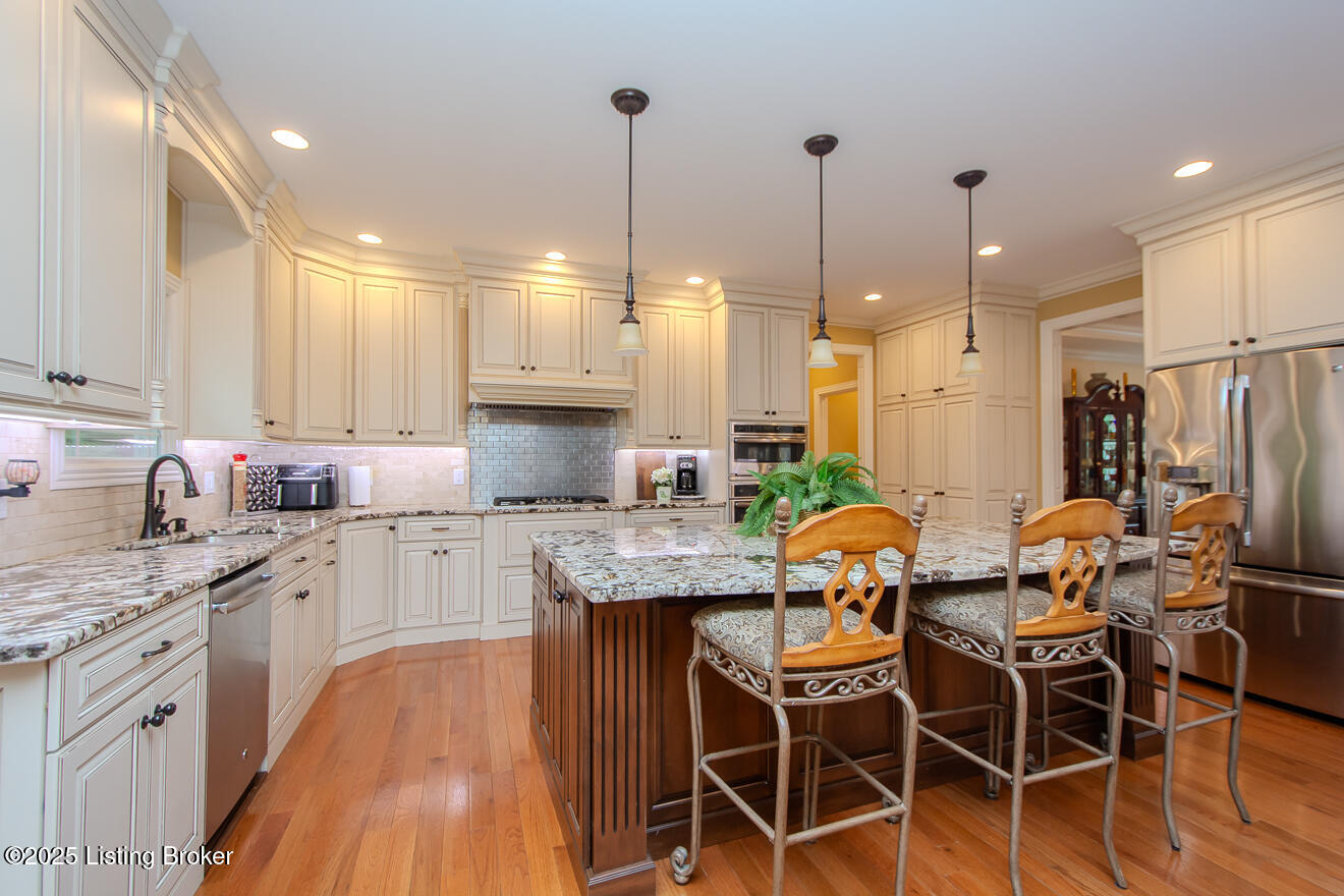9200 Axminster Dr, Louisville, Kentucky image 30