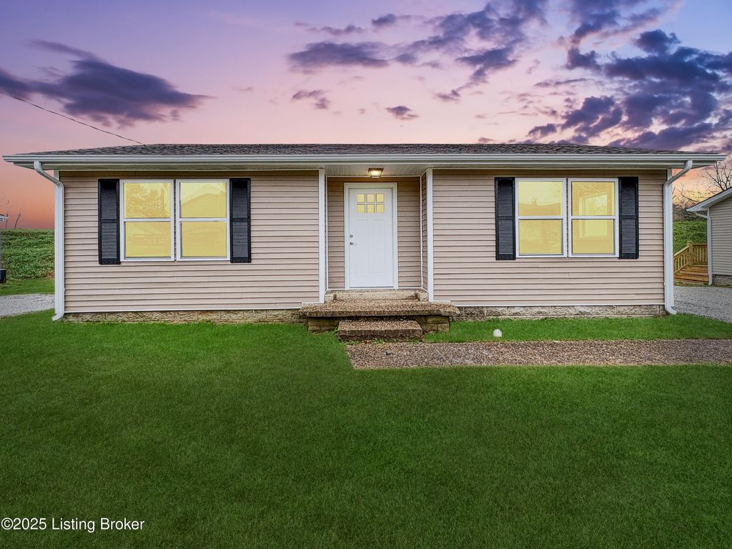 Photo of 108 Hardin Ct, Taylorsville, KY 40071 (MLS # 1713940)