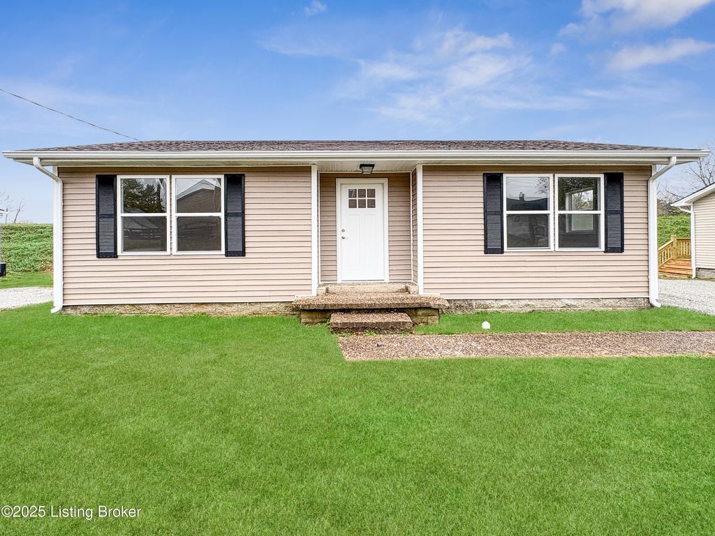 Photo of 108 Hardin Ct, Taylorsville, KY 40071 (MLS # 1713940)