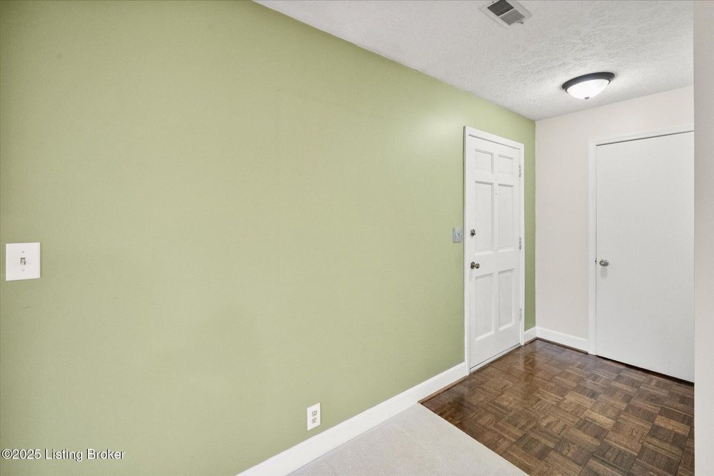 Photo of 10339 Shelbyville Rd, Louisville, KY 40223 (MLS # 1707001)