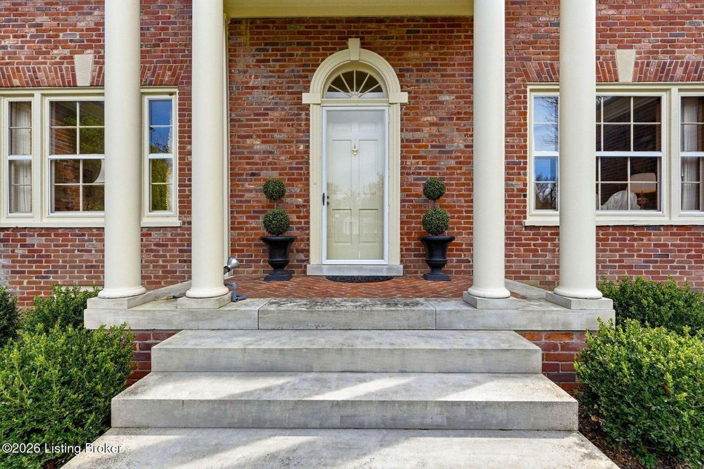 Photo of 1802 Park Boundary Rd, Louisville, KY 40205 (MLS # 1712645)