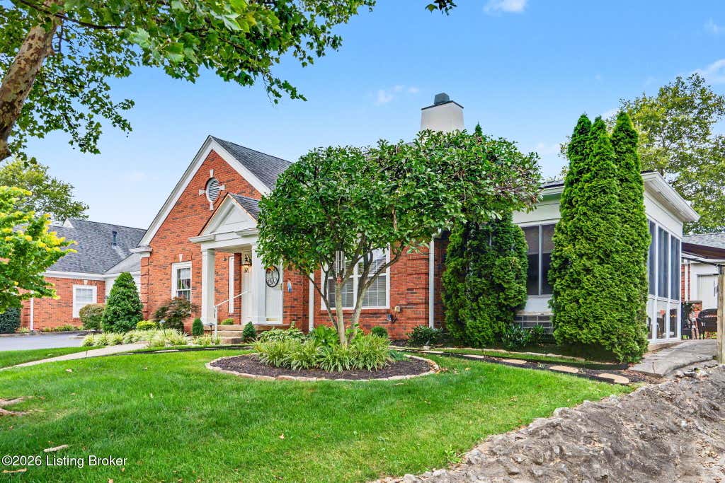 Photo of 3818 Spring Arbor Dr, Louisville, KY 40245 (MLS # 1723373)