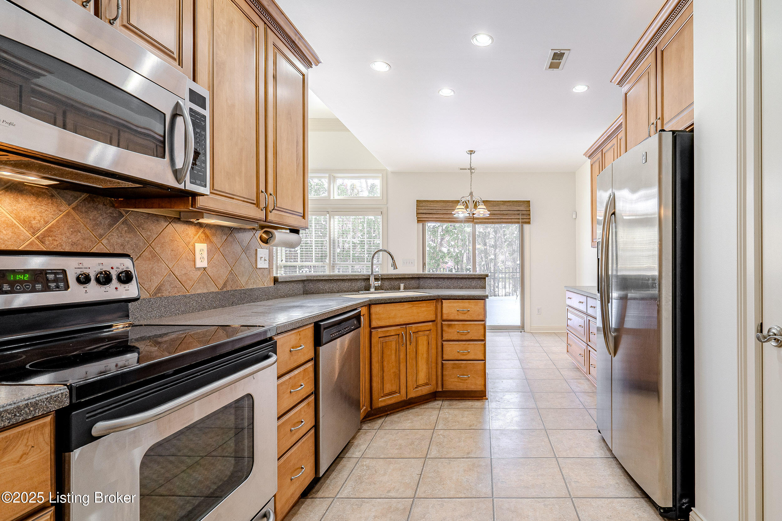 2427 Tradition Cir, Louisville, Kentucky image 14