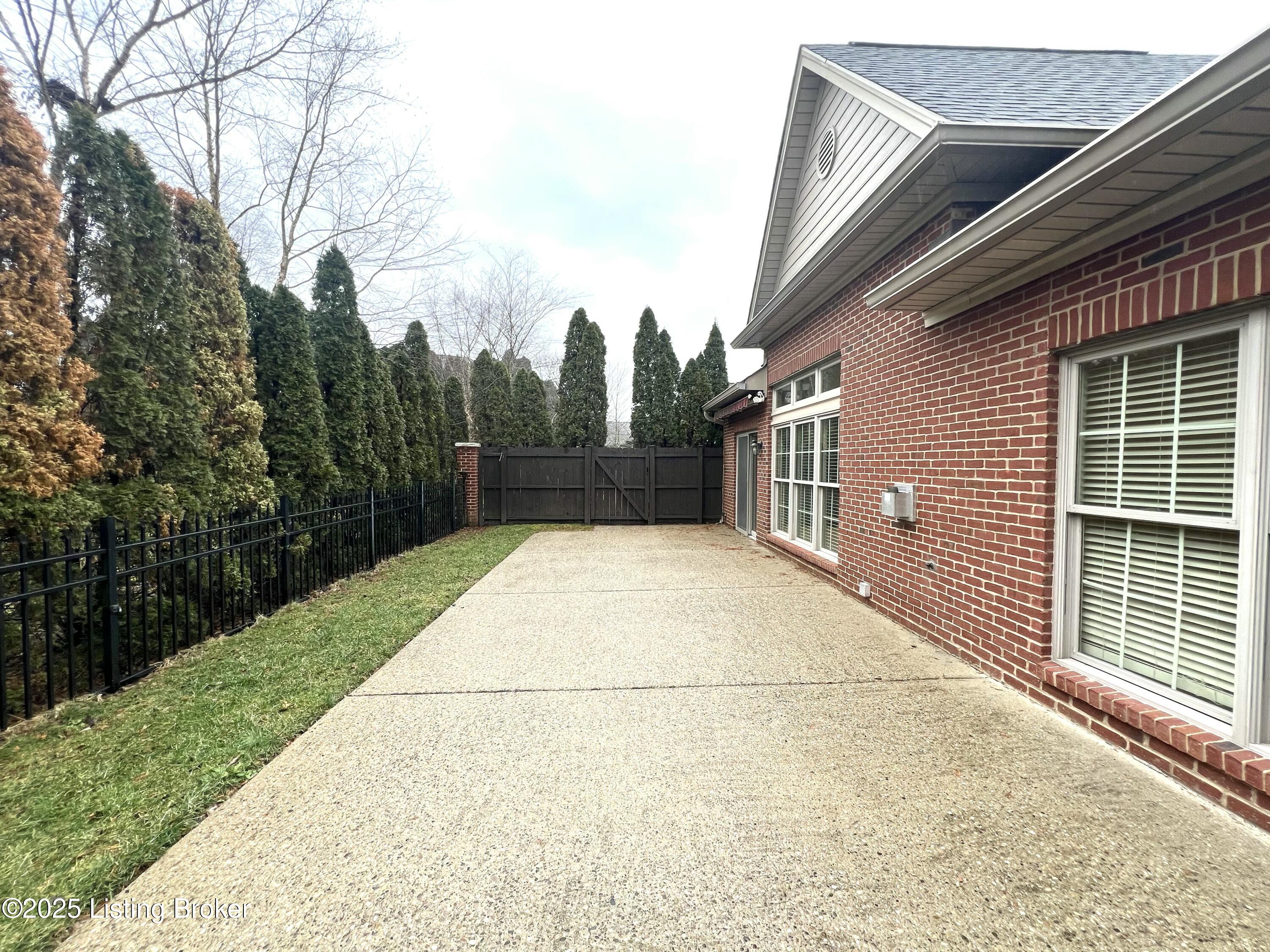2427 Tradition Cir, Louisville, Kentucky image 34