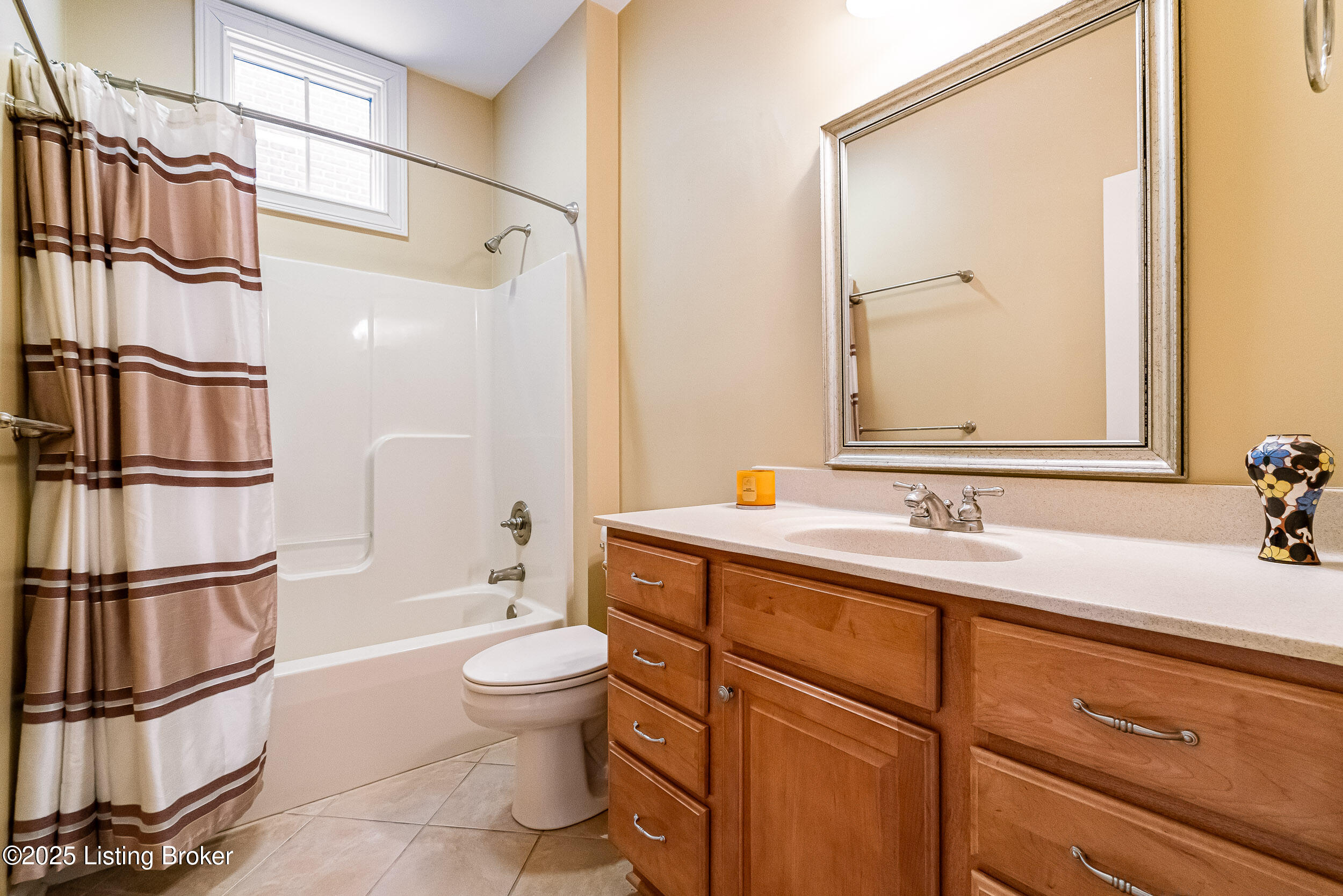 2427 Tradition Cir, Louisville, Kentucky image 32