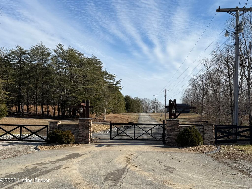 Photo of 331-3 Oakland Hills Blvd, Leitchfield, KY 42754 (MLS # 1707781)