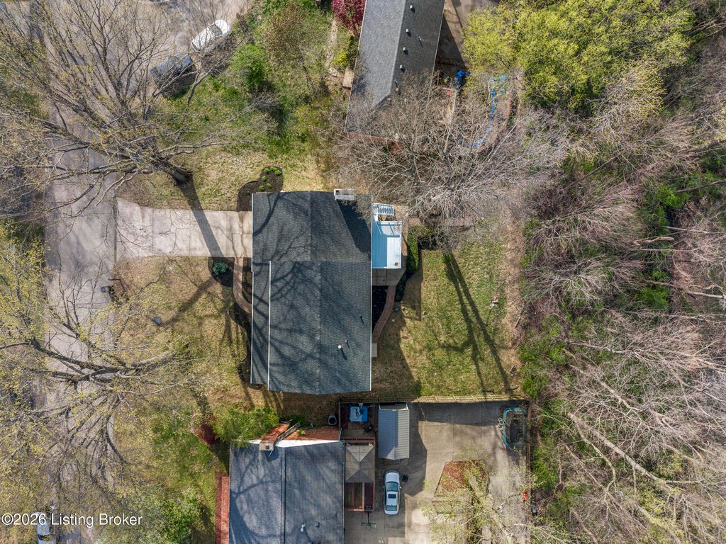 Photo of 6905 Deep Spring Ct, Louisville, KY 40228 (MLS # 1713869)