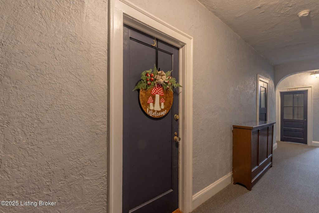 Photo of 2450 Glenmary Ave #APT 3, Louisville, KY 40204 (MLS # 1701182)