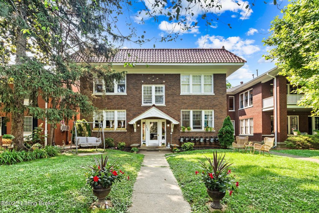 Photo of 2450 Glenmary Ave #APT 3, Louisville, KY 40204 (MLS # 1701182)