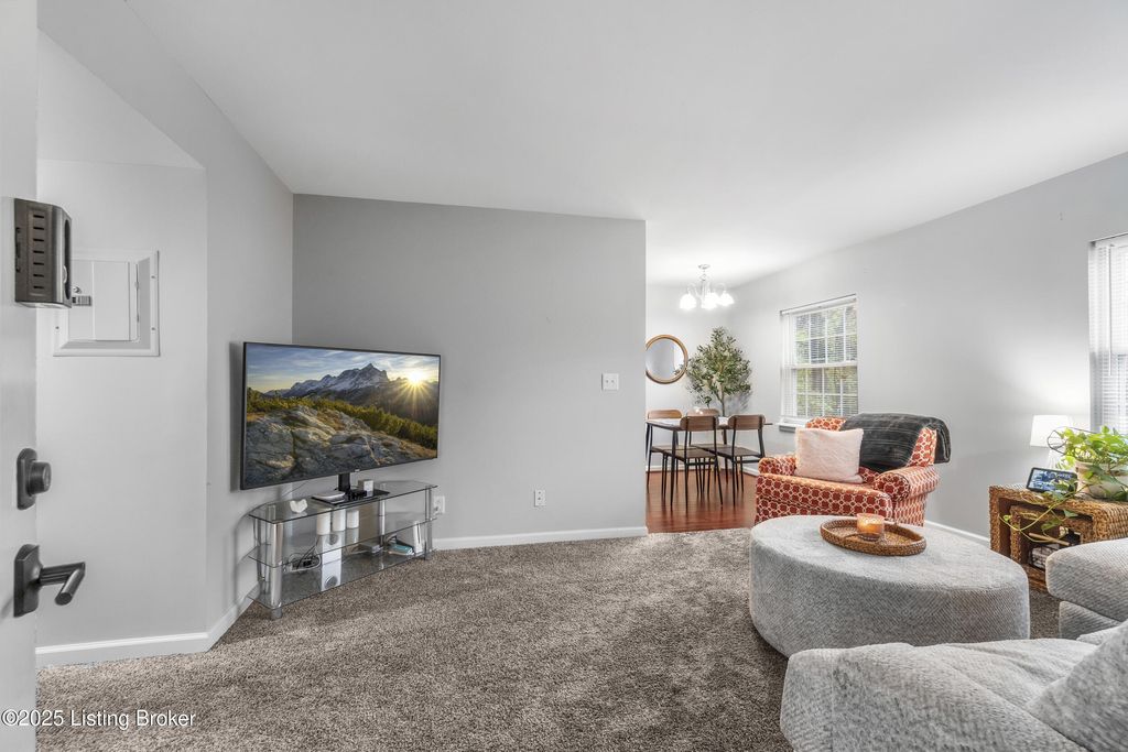 Photo of 122 Middletown Square, Louisville, KY 40243 (MLS # 1704652)