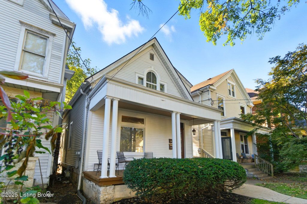 Photo of 2030 Sherwood Ave, Louisville, KY 40205 (MLS # 1701520)