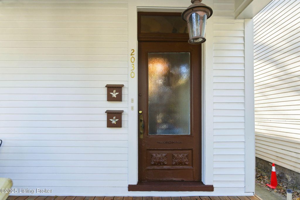 Photo of 2030 Sherwood Ave, Louisville, KY 40205 (MLS # 1701520)