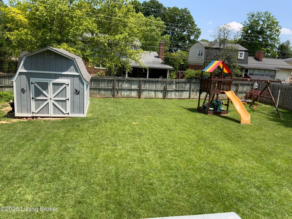 Photo of 813 Vannah Ave, Louisville, KY 40223 (MLS # 1717804)