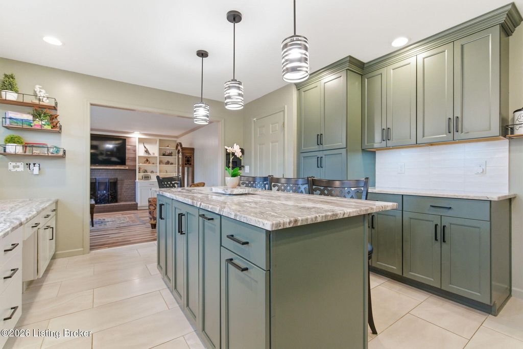 Photo of 815 Vannah Ave, Louisville, KY 40223 (MLS # 1710009)