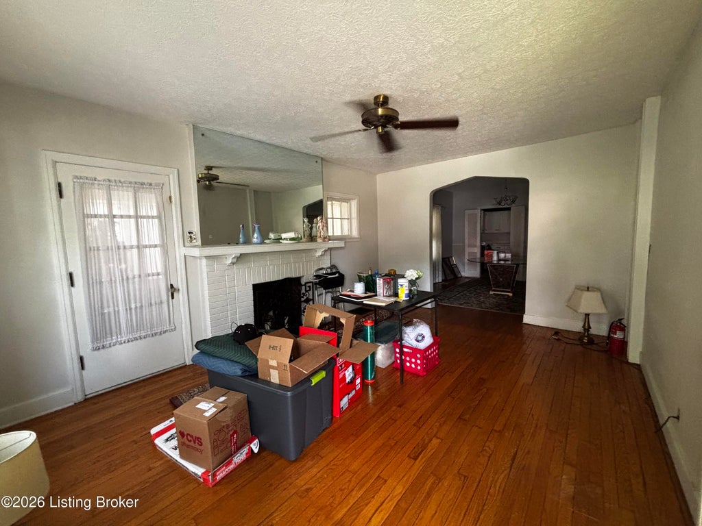 Photo of 2228 Gladstone Ave, Louisville, KY 40205 (MLS # 1722782)