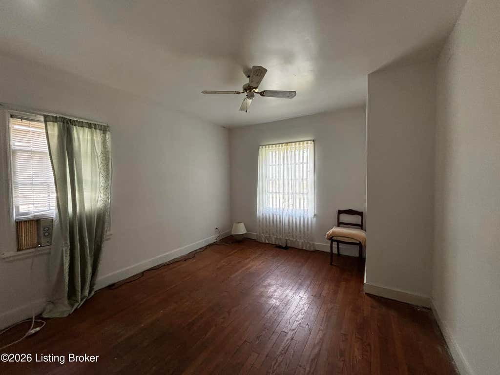 Photo of 2228 Gladstone Ave, Louisville, KY 40205 (MLS # 1722782)