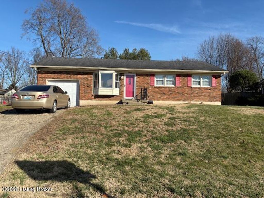 Photo of 8405 Glenmore Ln, Louisville, KY 40258 (MLS # 1709548)