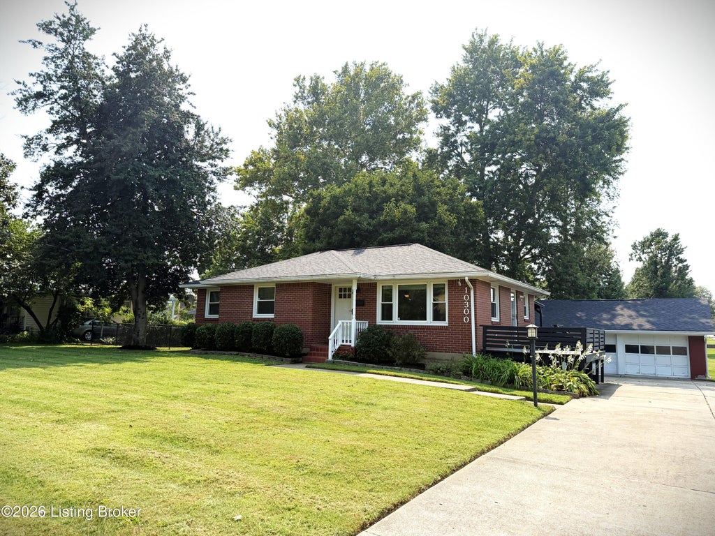 Photo of 10300 Grafton Hall Rd, Louisville, KY 40272 (MLS # 1726254)