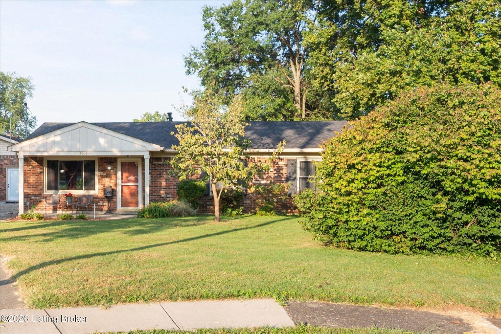 Photo of 5604 Leemont Ct, Louisville, KY 40272 (MLS # 1731677)