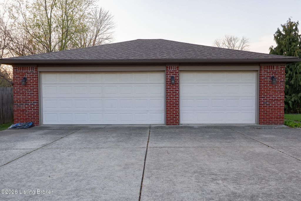 Photo of 4769 Shenandoah Dr, Louisville, KY 40241 (MLS # 1712960)