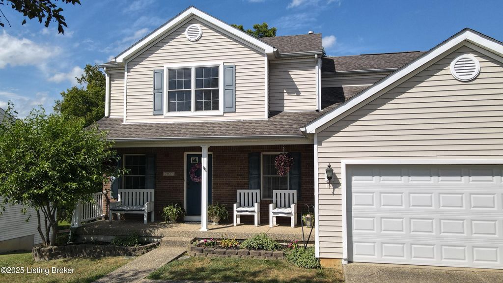 Photo of 2027 Cherrywood Dr, La Grange, KY 40031 (MLS # 1696232)