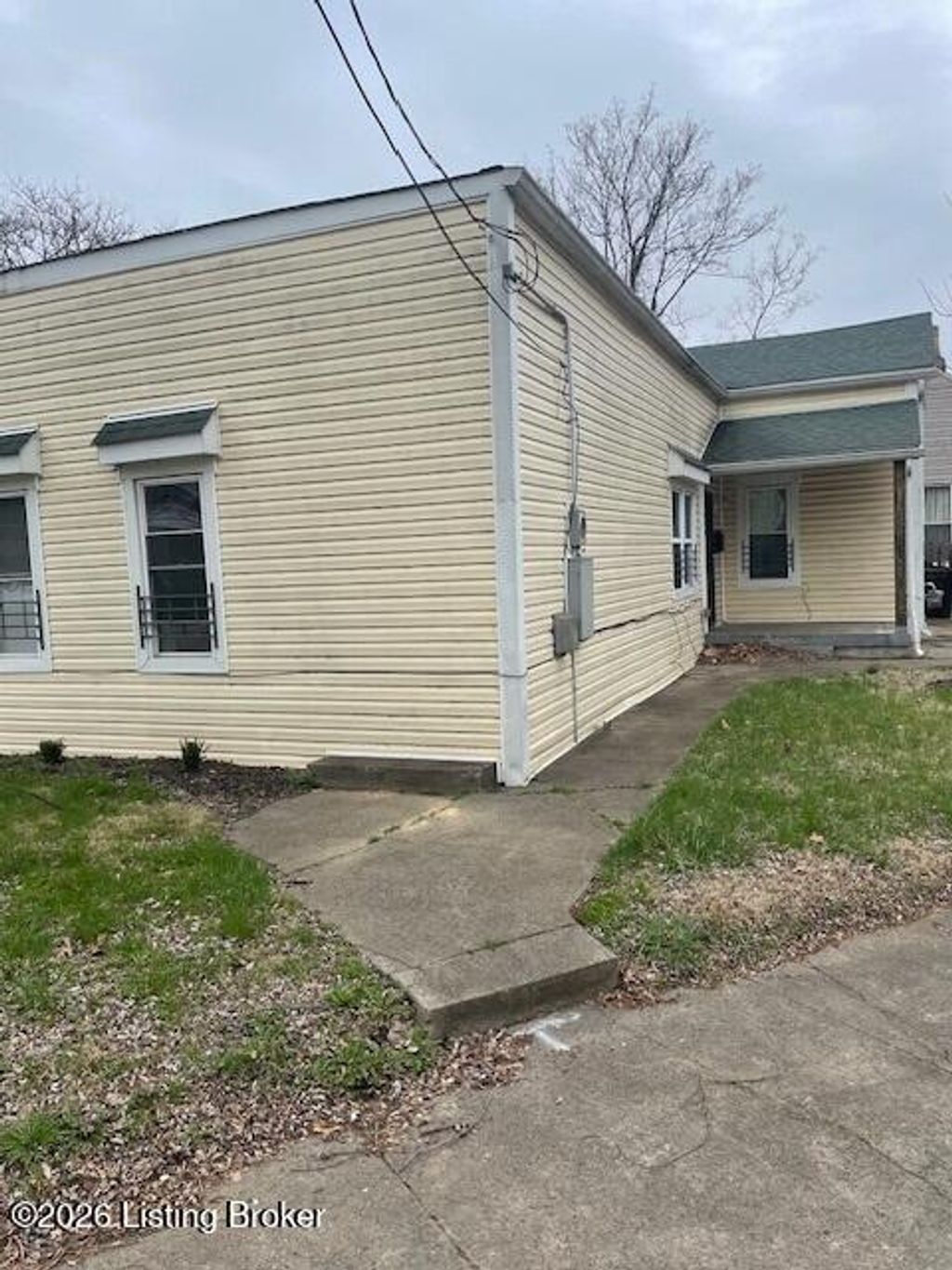 Photo of 1600 Bank St, Louisville, KY 40203 (MLS # 1711879)