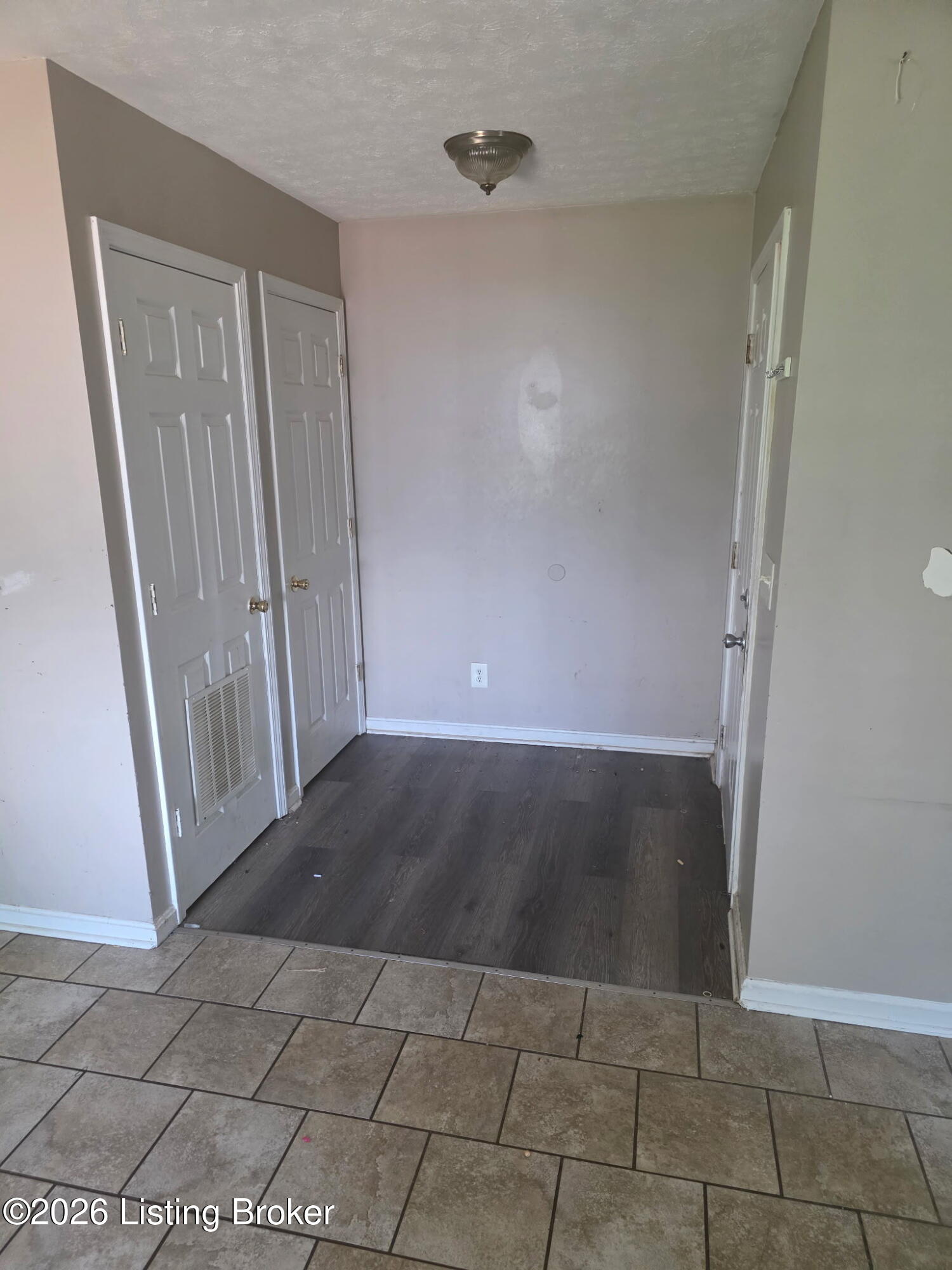 3016 Greenwood Ave