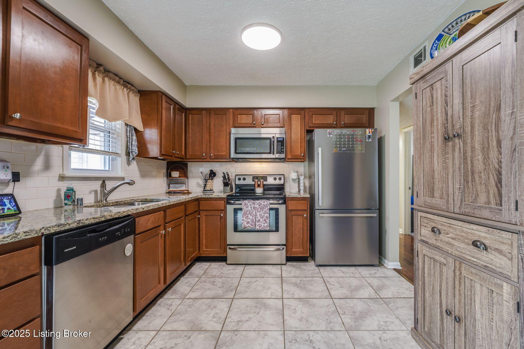 330 Elaine Way, Mt Washington, Pennsylvania image 11