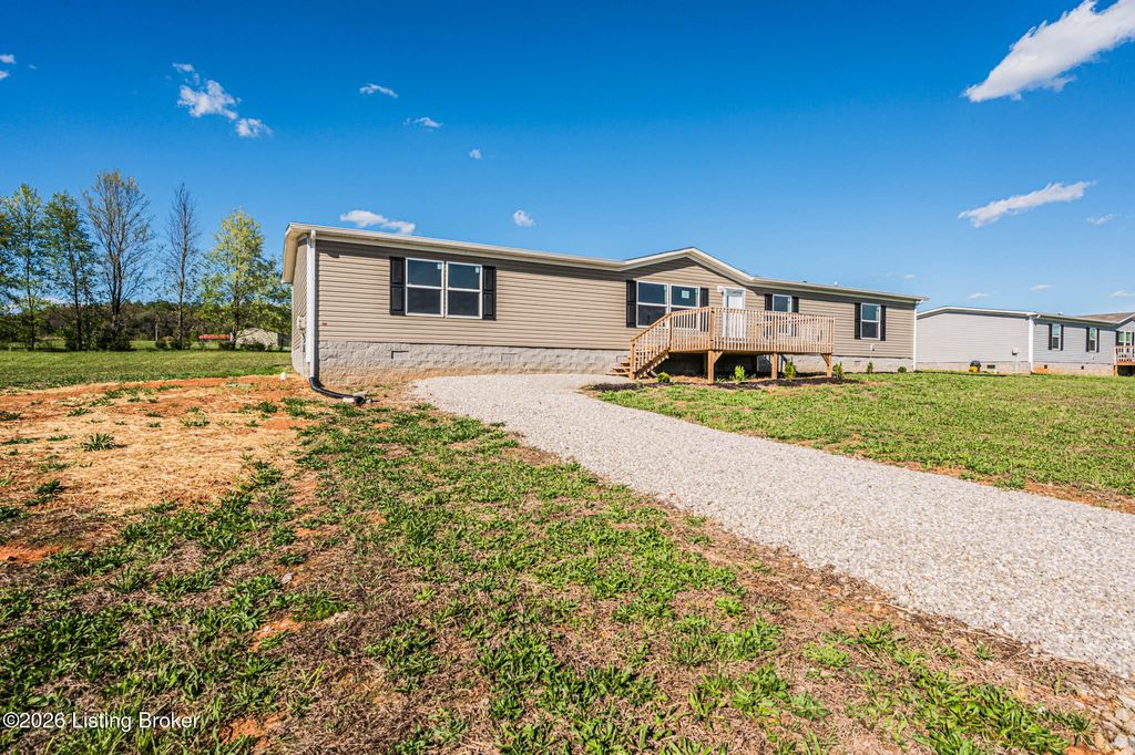 Photo of 43 Chestnut St, Smiths Grove, KY 42171 (MLS # 1713685)