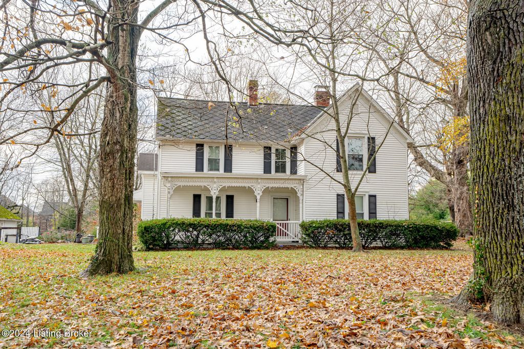 Photo of 1700 Burks Branch Rd, Shelbyville, KY 40065 (MLS # 1708370)