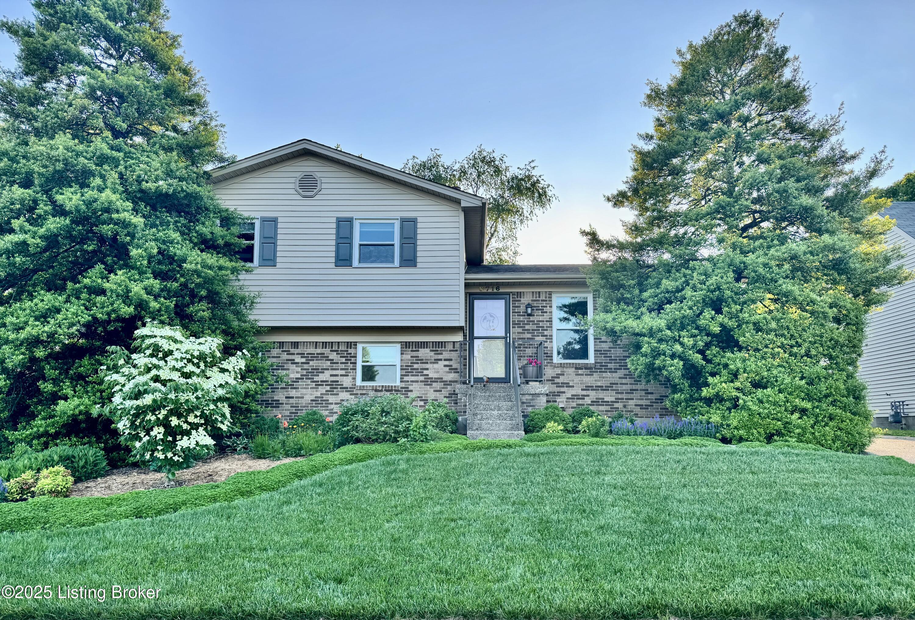 8716 Loch Lea Ln, Louisville, Kentucky image 1