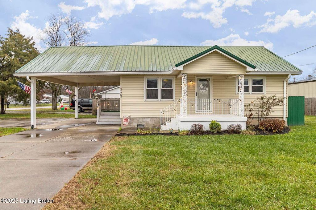 Photo of 227 Cedar Grove Rd, Shepherdsville, KY 40165 (MLS # 1705202)