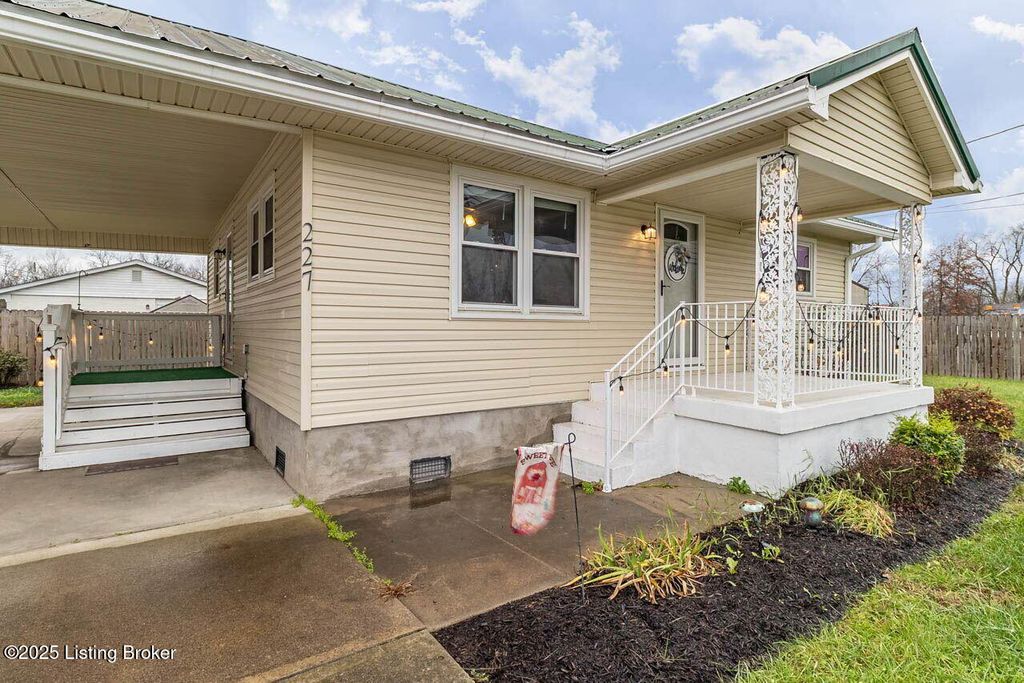 Photo of 227 Cedar Grove Rd, Shepherdsville, KY 40165 (MLS # 1705202)