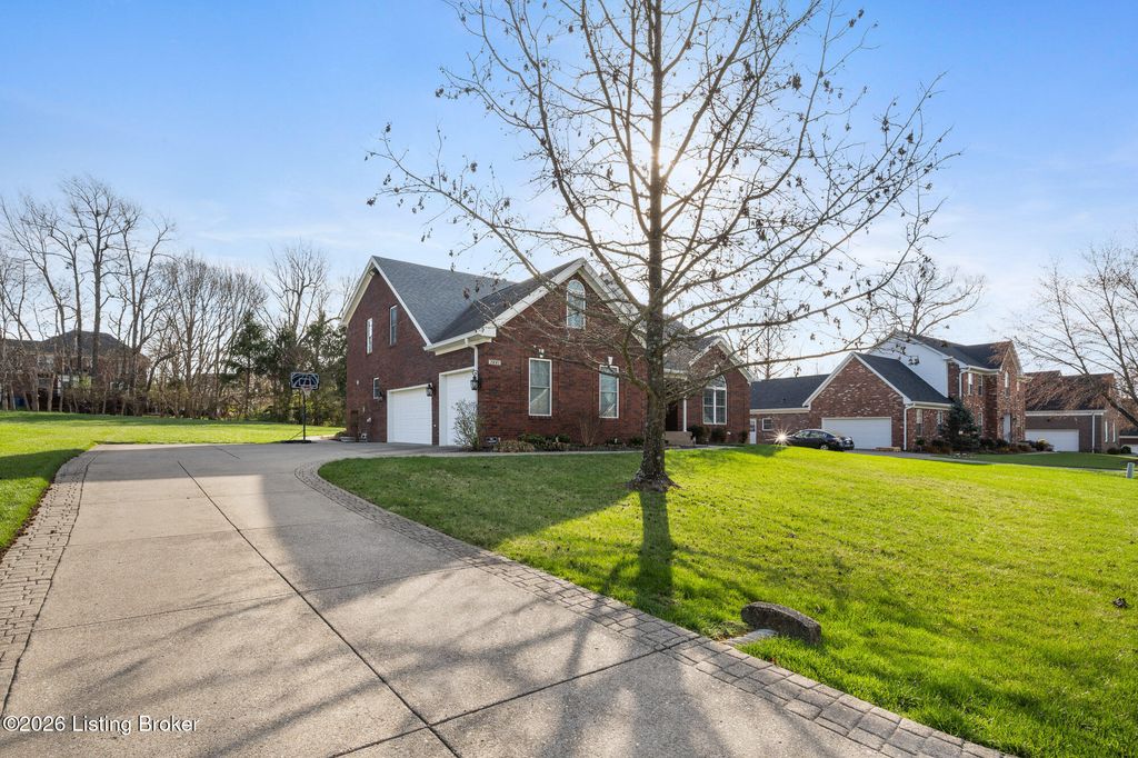 Photo of 7221 E Orchard Grass Blvd, Crestwood, KY 40014 (MLS # 1712414)