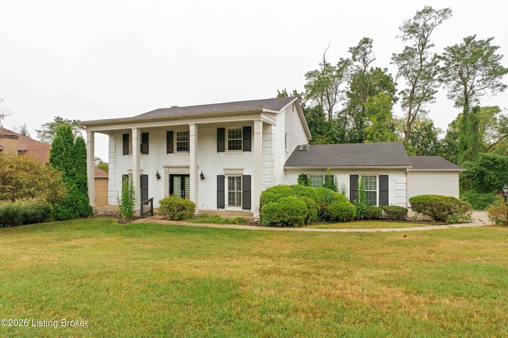 Photo of 5206 Moccasin Trail, Louisville, KY 40207 (MLS # 1732094)