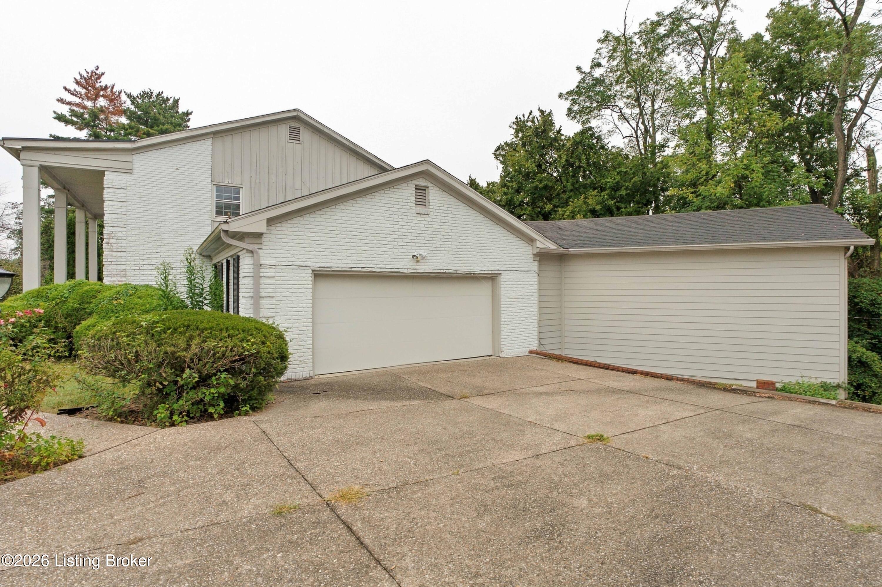 5206 Moccasin Trail