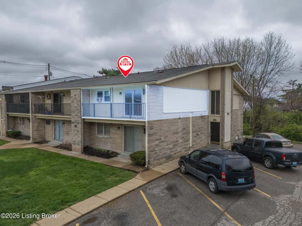 Photo of 3510 Paragon Ct #10, Louisville, KY 40218 (MLS # 1726421)