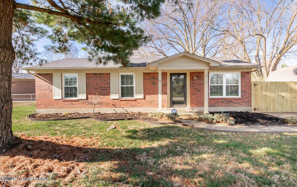 Photo of 4114 Narcissus Dr, Louisville, KY 40219 (MLS # 1712651)