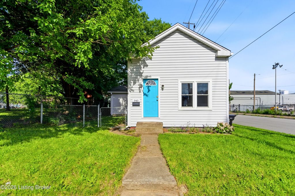 Photo of 940 S Preston St, Louisville, KY 40203 (MLS # 1718943)