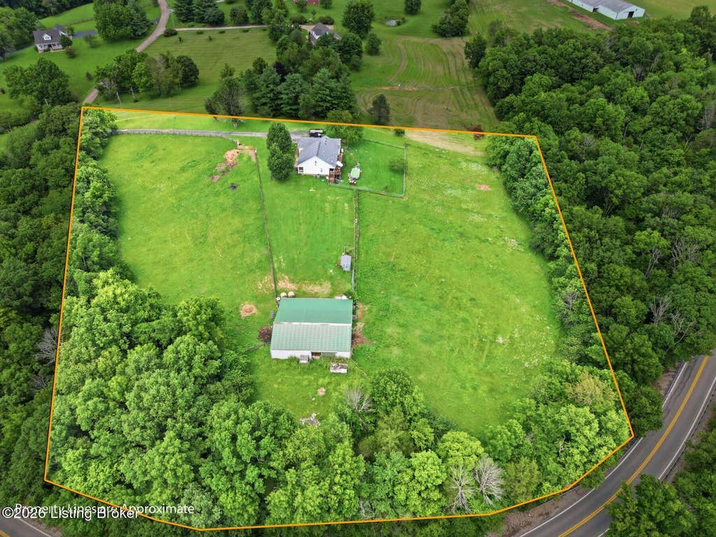 Photo of 48 Hunters Trace, Taylorsville, KY 40071 (MLS # 1726658)