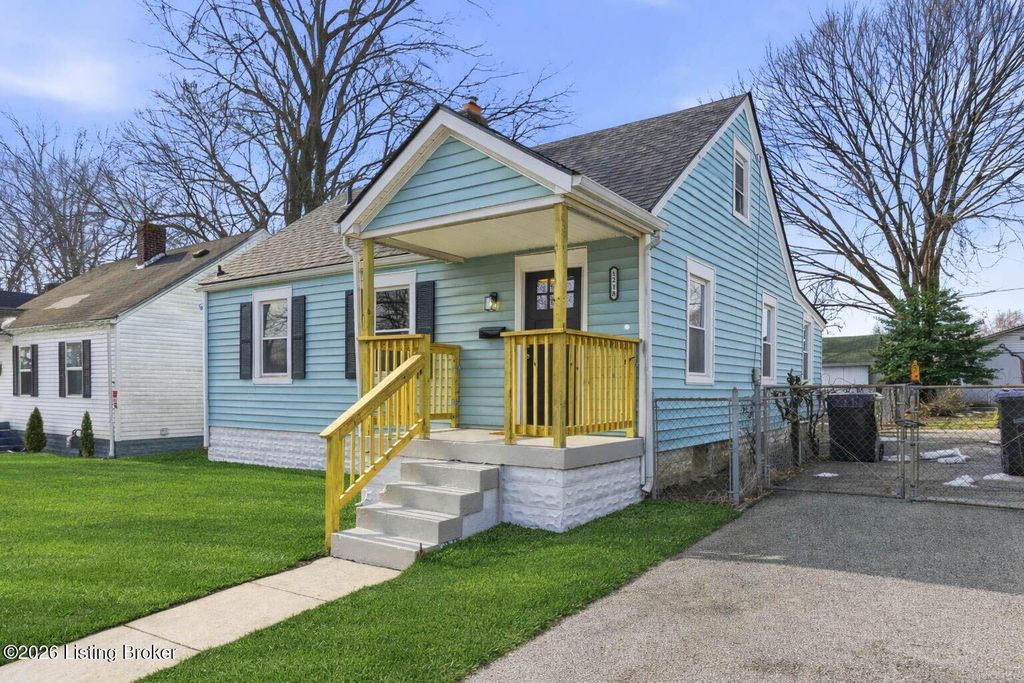 Photo of 1218 Homeview Dr, Louisville, KY 40215 (MLS # 1709065)