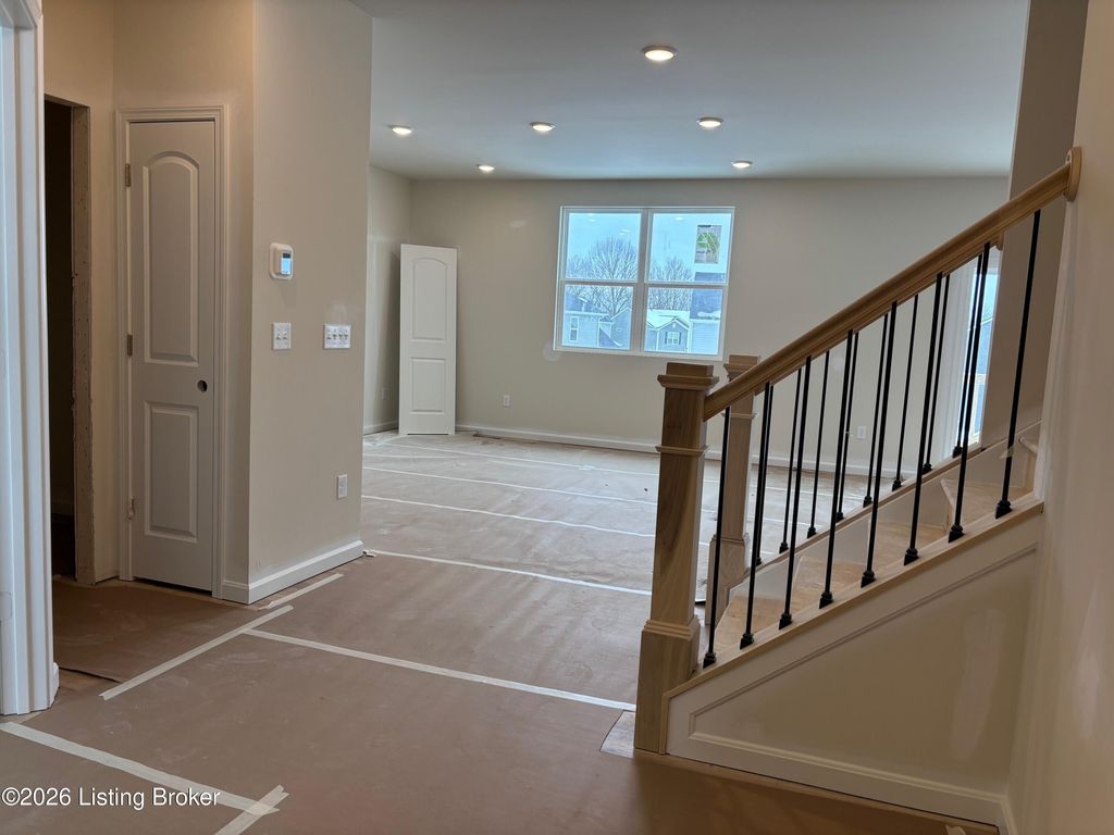 Photo of 256 Ardmore Crossing Dr, Shelbyville, KY 40065 (MLS # 1708598)