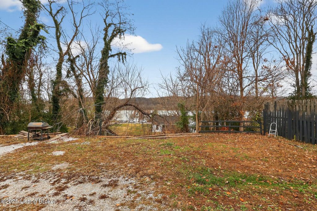 Photo of 801 Highland Ave, Carrollton, KY 41008 (MLS # 1704620)