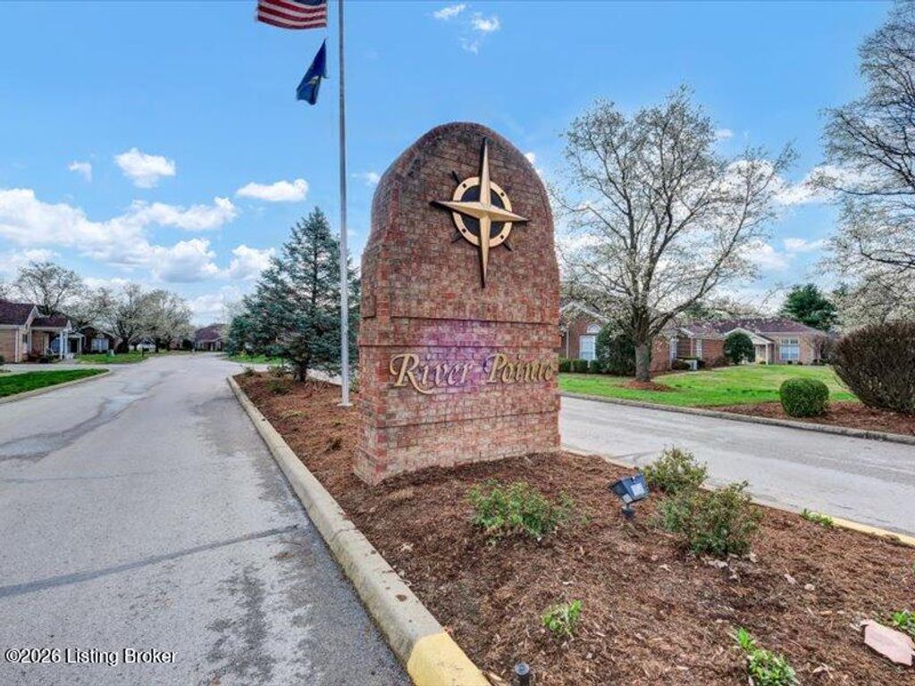 Photo of 6906 River Wind Dr, Louisville, KY 40258 (MLS # 1711299)