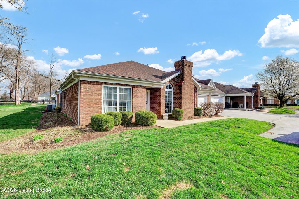 Photo of 6906 River Wind Dr, Louisville, KY 40258 (MLS # 1711299)