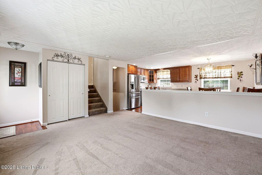 Photo of 8417 Calm Ln, Louisville, KY 40219 (MLS # 1718782)